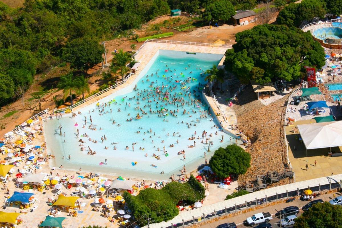 Piazza Com Acesso Ao Clube Diroma Caldas Novas Exterior photo